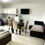Lexus Apartment Velky Meder