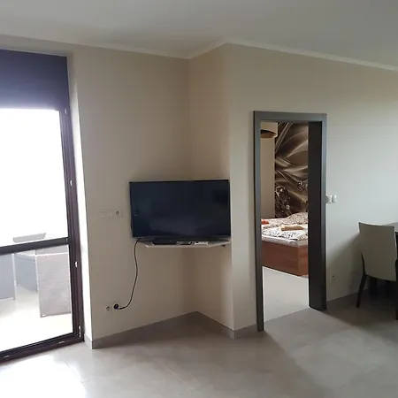 Apartment Lexus *
