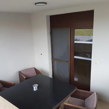 Lexus Apartamento