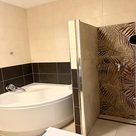 شقة Lexus Veľký Meder