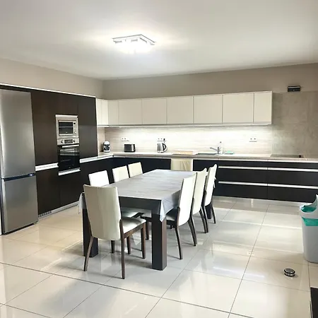 Apartment Lexus