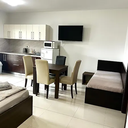 Lexus Apartment Velky Meder
